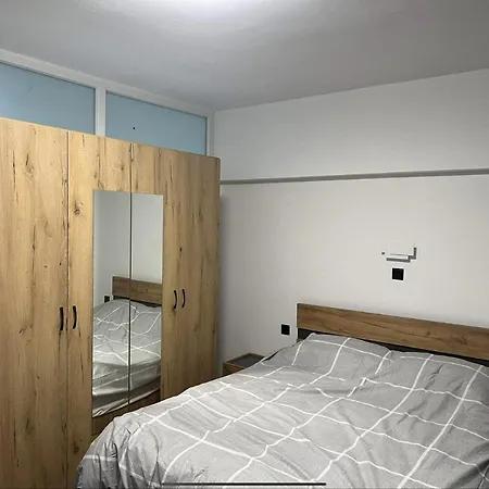 Exclusive Ladadika 2