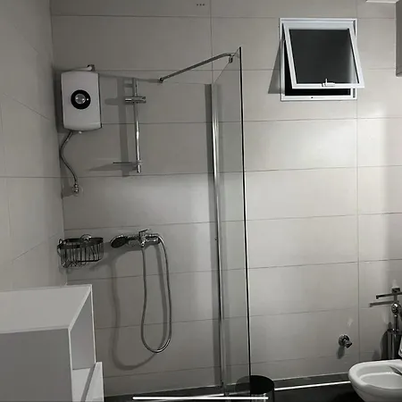 Apartment Exclusive Ladadika 2 *