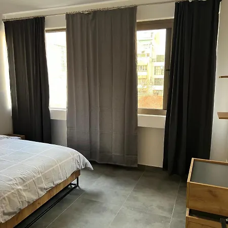 Exclusive Ladadika 2